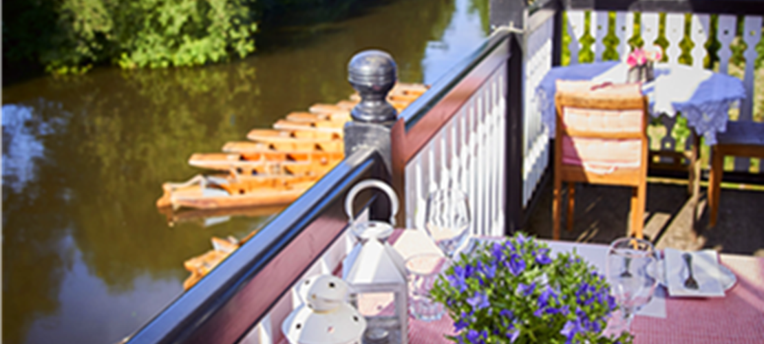 Bath Summer Event: Punting & Prosecco!