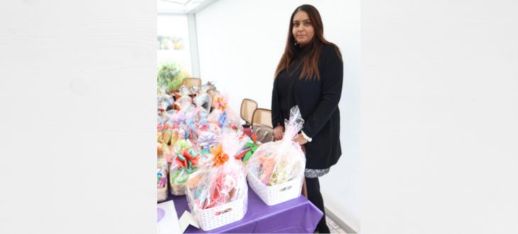 Festive Gift Wrapping, Mince Pie and Drinks! - CANCELLED 